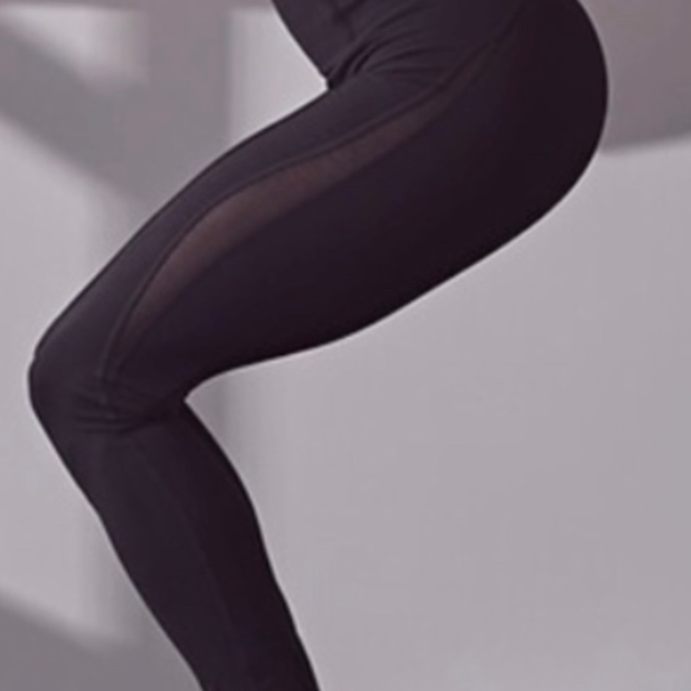 NWT athleta aura heal tights